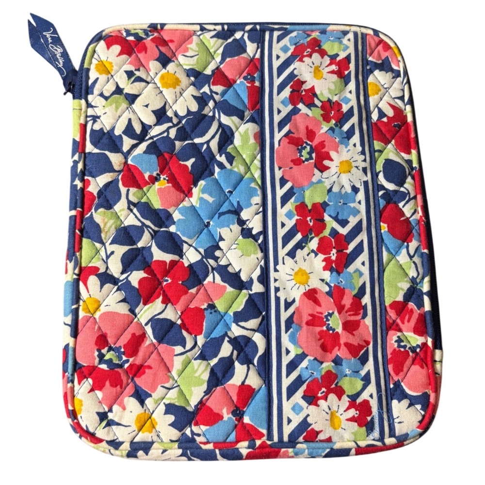 Vera Bradley Quilted Floral Tracker Sleeve‎ in Lola 10"x8"